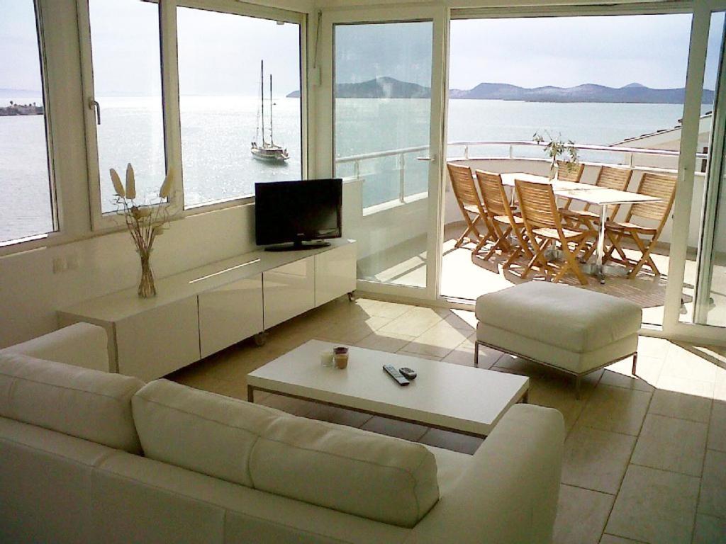 Marina View Residence Gulluk Esterno foto